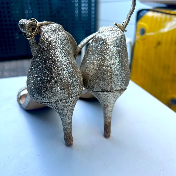 Dress sandals in champagne color! Goes with silver and gold dresses - Picture 2 of 3